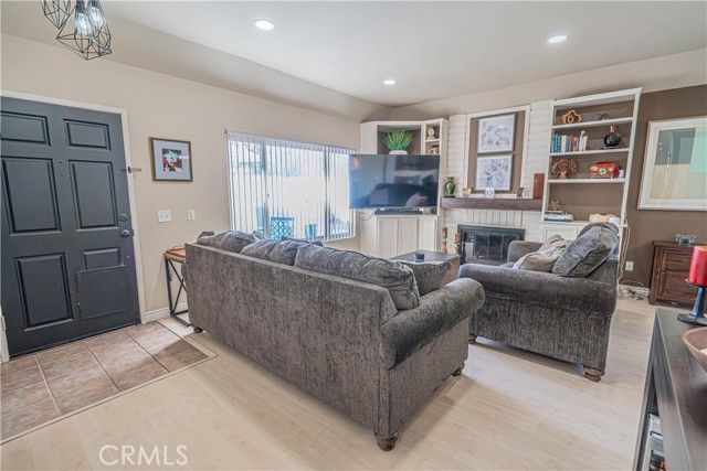 1770 E Avenida De Las Flores, Thousand Oaks, CA 91362