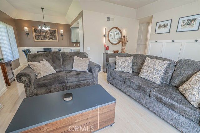 1770 E Avenida De Las Flores, Thousand Oaks, CA 91362