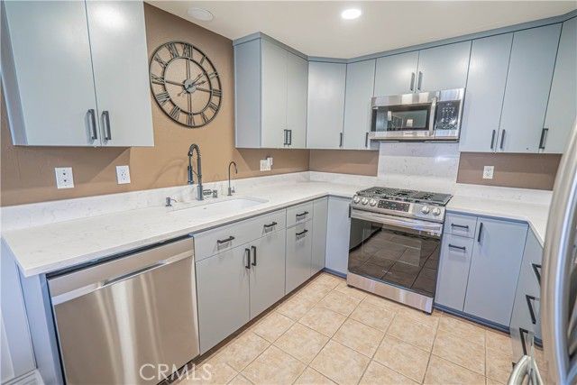 1770 E Avenida De Las Flores, Thousand Oaks, CA 91362