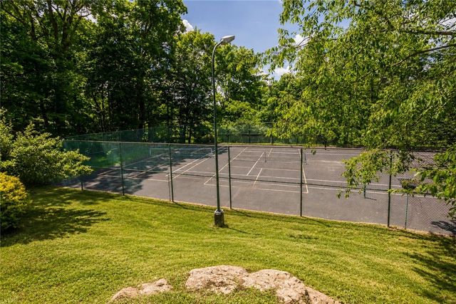 179 Roscommon Pl, Peters Twp, PA 15317