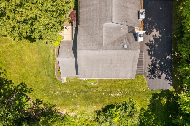 179 Roscommon Pl, Peters Twp, PA 15317