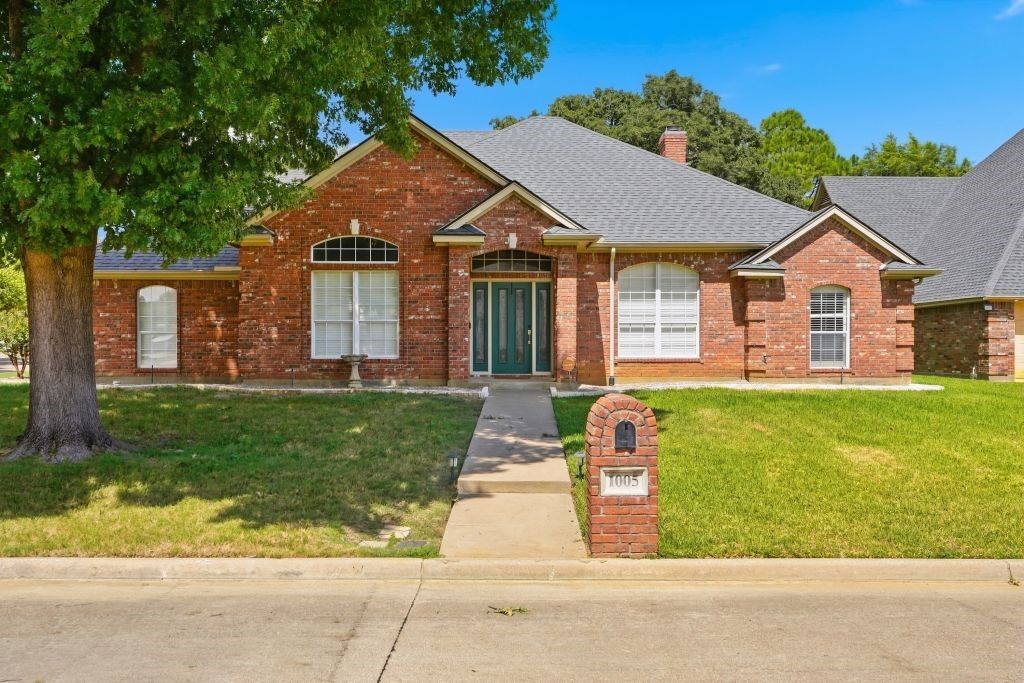 1005 Saint Andrews Drive, Mansfield, TX 76063 — exterior