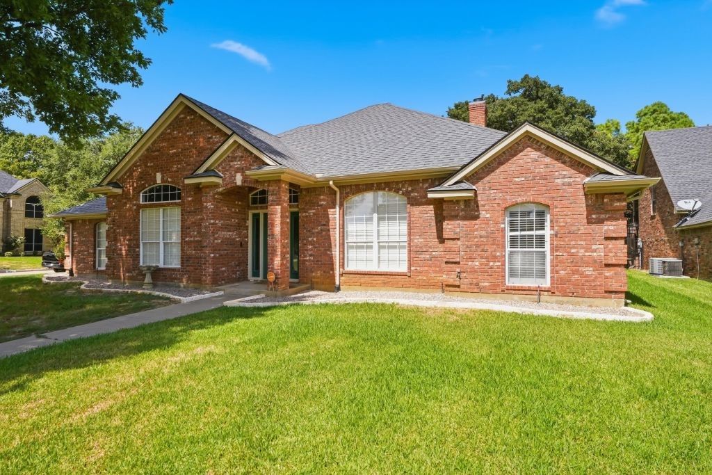 1005 Saint Andrews Drive, Mansfield, TX 76063 — photo 2
