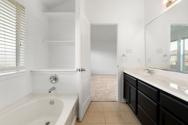 217 Strawberry Blonde DR, Buda, TX 78610