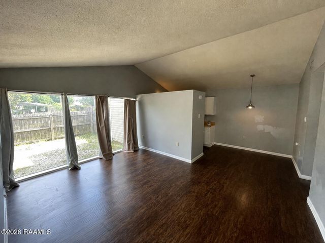 405 Fox Run Avenue 2, Lafayette, LA 70508