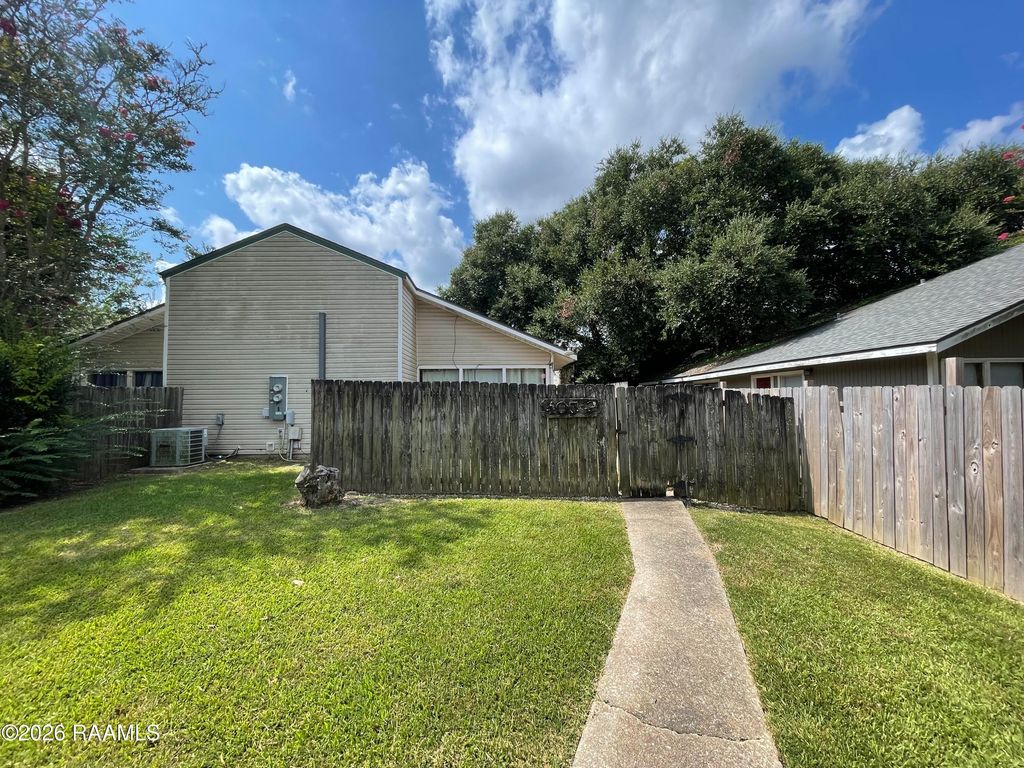 405 Fox Run Avenue 2, Lafayette, LA 70508