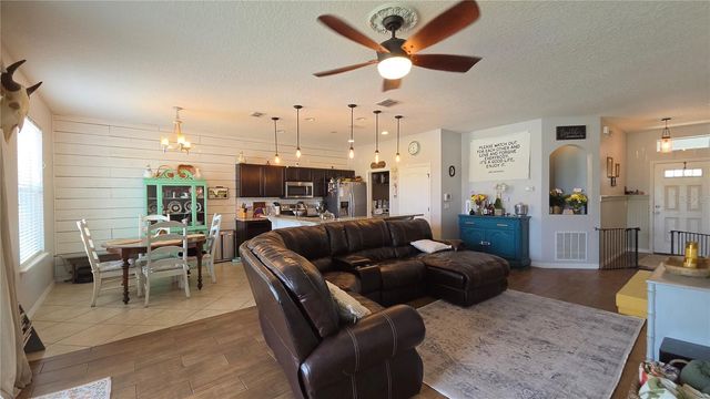 1562 HACKNEY TER, Deland, FL 32720
