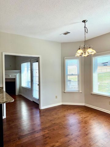 384 TIPTON LAKE CIR W, Millington, TN 38053