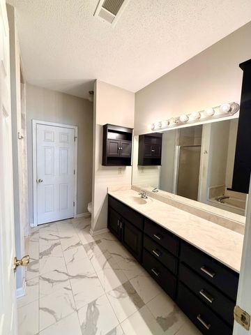 384 TIPTON LAKE CIR W, Millington, TN 38053