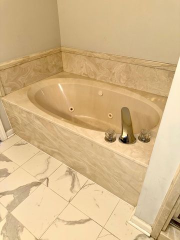 384 TIPTON LAKE CIR W, Millington, TN 38053