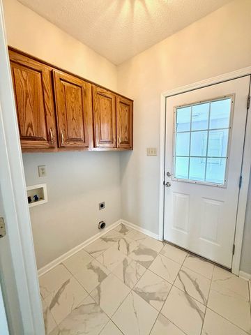 384 TIPTON LAKE CIR W, Millington, TN 38053