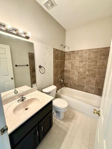 384 TIPTON LAKE CIR W, Millington, TN 38053