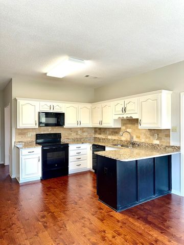 384 TIPTON LAKE CIR W, Millington, TN 38053