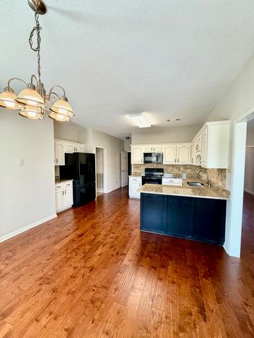 384 TIPTON LAKE CIR W, Millington, TN 38053