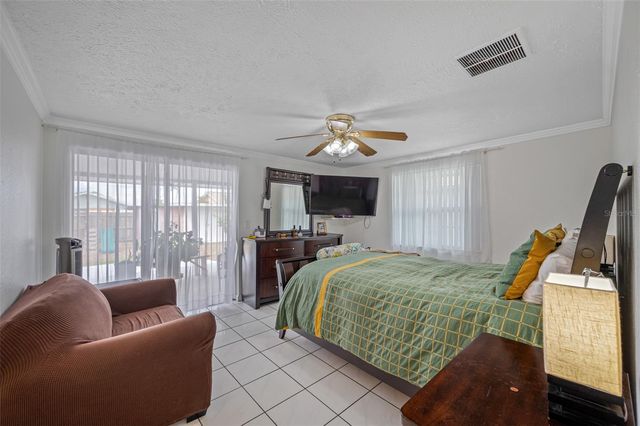 9127 SANDCROFT COURT, Tampa, FL 33615