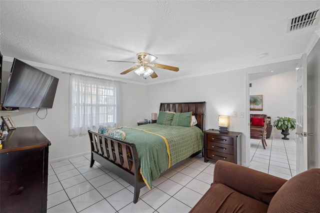 9127 SANDCROFT COURT, Tampa, FL 33615