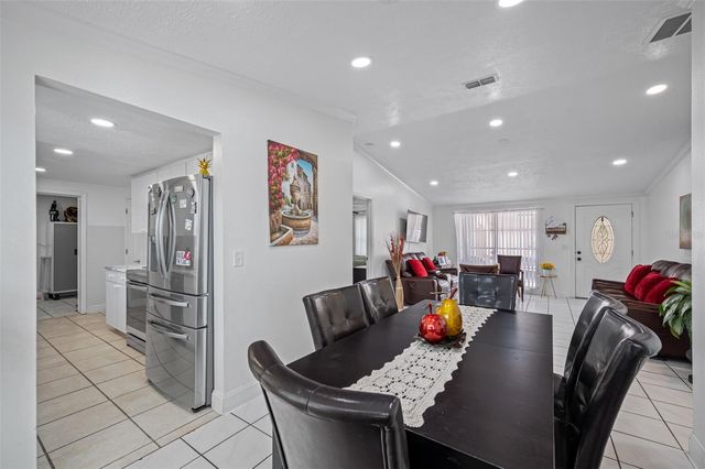 9127 SANDCROFT COURT, Tampa, FL 33615