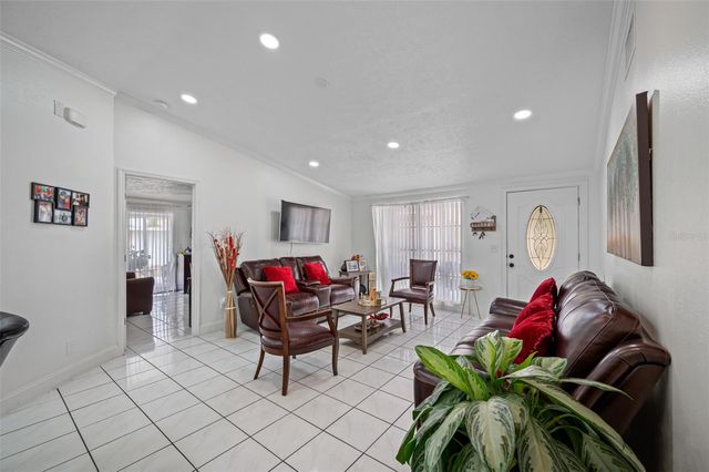 9127 SANDCROFT COURT, Tampa, FL 33615