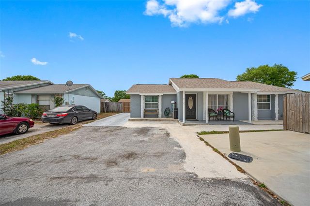 9127 SANDCROFT COURT, Tampa, FL 33615