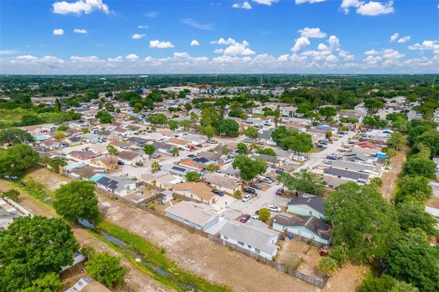 9127 SANDCROFT COURT, Tampa, FL 33615