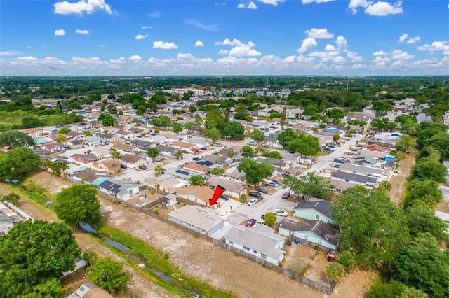 9127 SANDCROFT COURT, Tampa, FL 33615