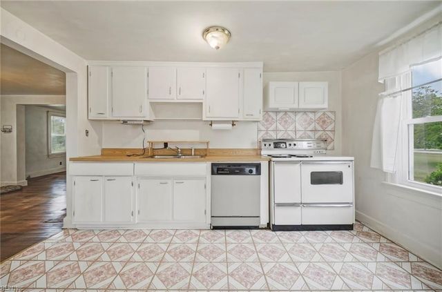 1317 Bells RD, Virginia Beach, VA 23454