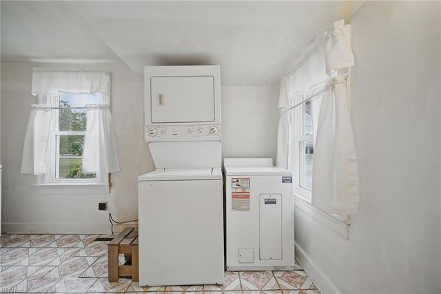 1317 Bells RD, Virginia Beach, VA 23454