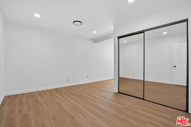 23036 Victory Boulevard, Woodland Hills (los Angeles), CA 91367