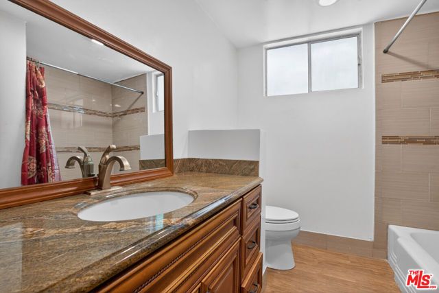 23036 Victory Boulevard, Woodland Hills (los Angeles), CA 91367