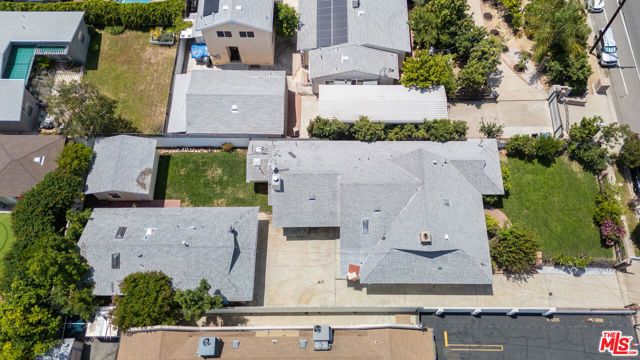 23036 Victory Boulevard, Woodland Hills (los Angeles), CA 91367