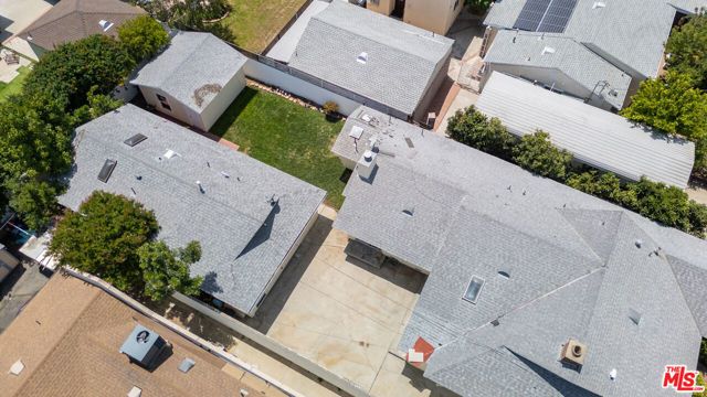 23036 Victory Boulevard, Woodland Hills (los Angeles), CA 91367