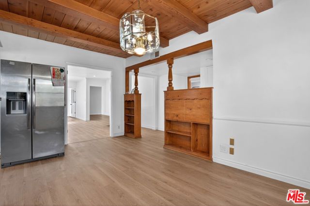 23036 Victory Boulevard, Woodland Hills (los Angeles), CA 91367