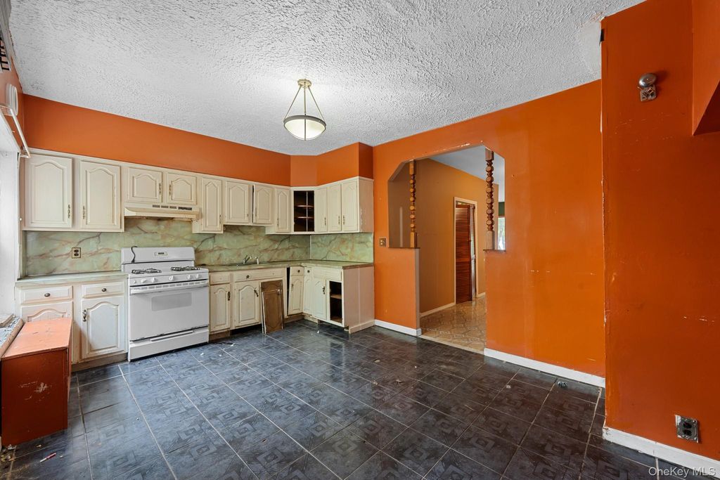 1593 E 48th Street, Brooklyn, NY 11234 — photo 5