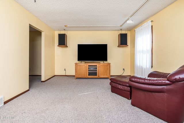 5 Norland Court, Wilton, NY 12866