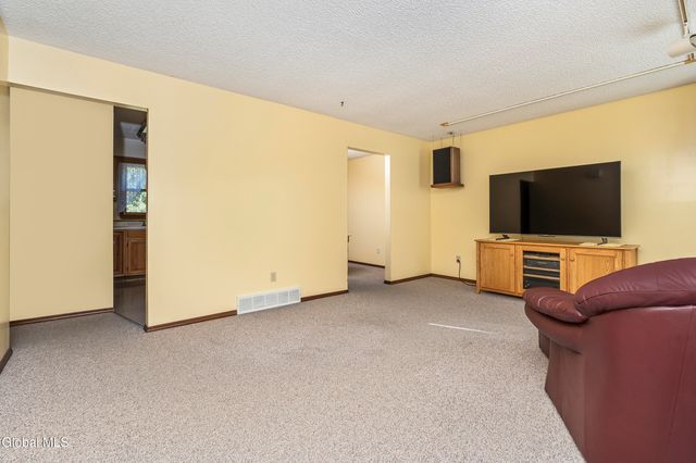 5 Norland Court, Wilton, NY 12866