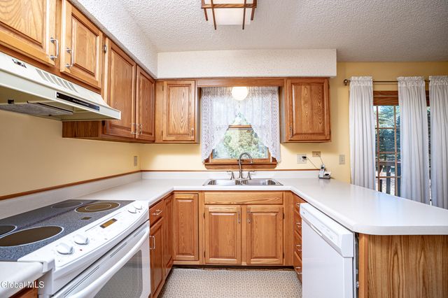 5 Norland Court, Wilton, NY 12866