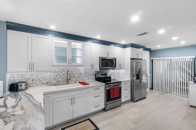 29 WESTGATE Lane 29B, Boynton Beach, FL 33436