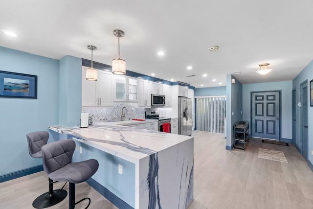 29 WESTGATE Lane 29B, Boynton Beach, FL 33436