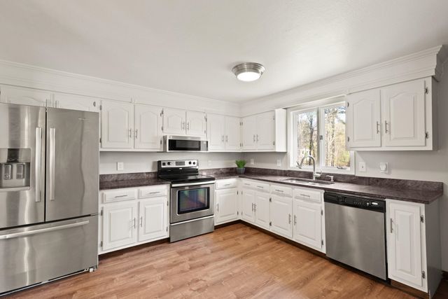 17 Oxbow Lane, Derry, NH 03038