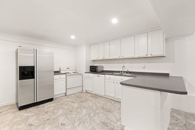 17 Oxbow Lane, Derry, NH 03038