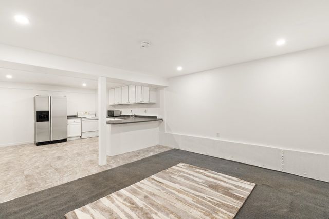 17 Oxbow Lane, Derry, NH 03038