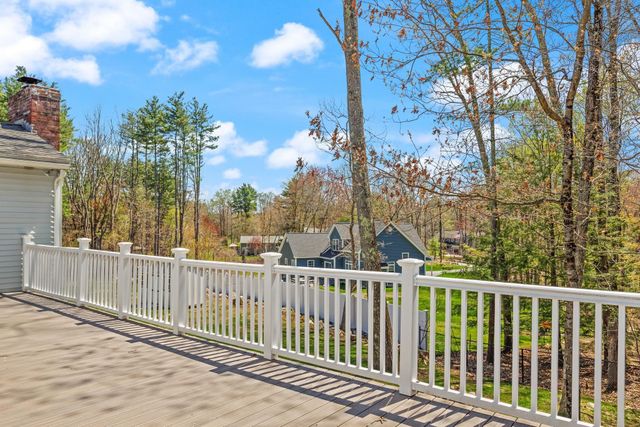17 Oxbow Lane, Derry, NH 03038