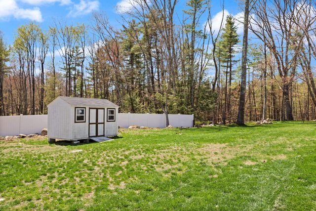 17 Oxbow Lane, Derry, NH 03038