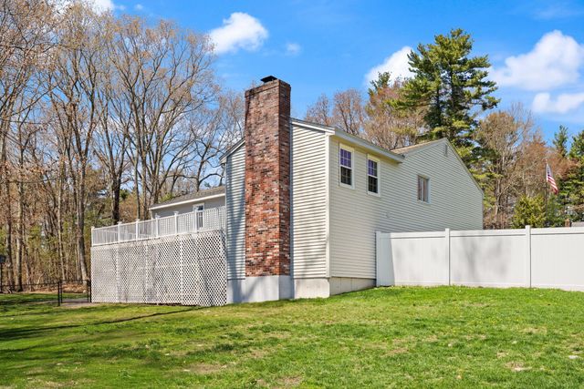 17 Oxbow Lane, Derry, NH 03038