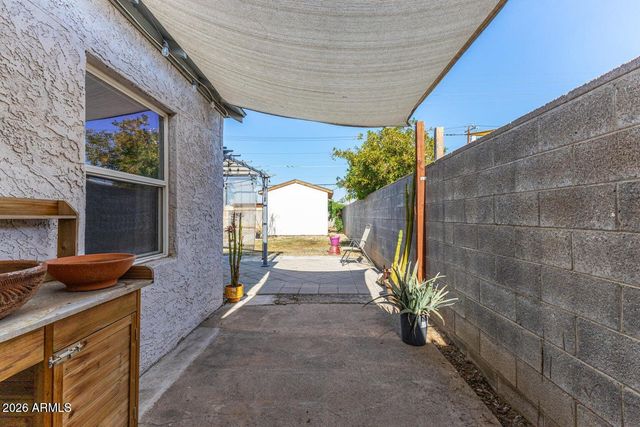 1614 W LYNWOOD Street, Phoenix, AZ 85007