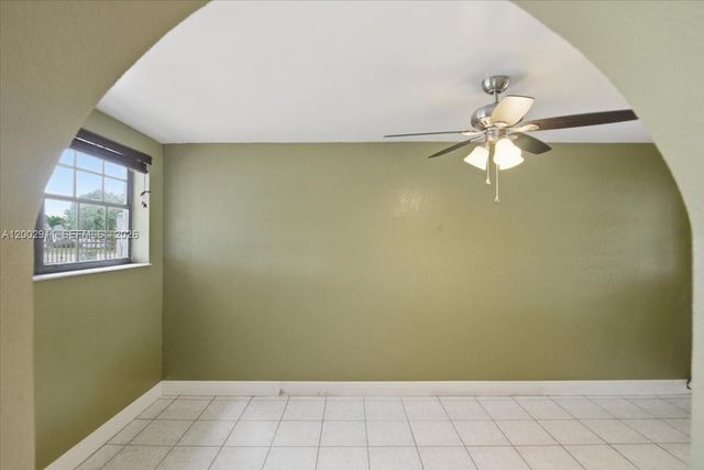 687 W 39th Pl, Hialeah, FL 33012