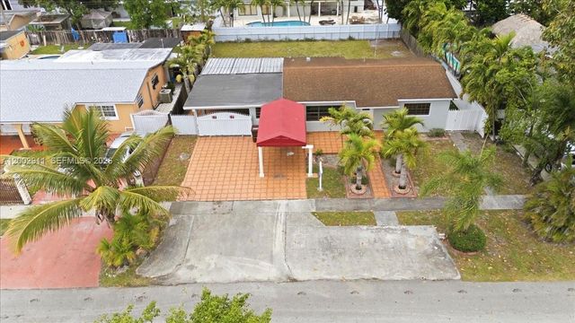 687 W 39th Pl, Hialeah, FL 33012