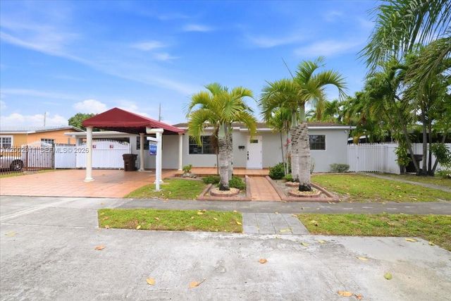 687 W 39th Pl, Hialeah, FL 33012