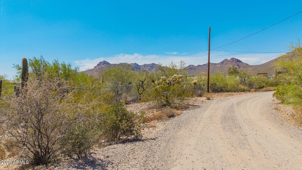 2300 W CANYON Street ' - ', Apache Junction, AZ 85120 — exterior