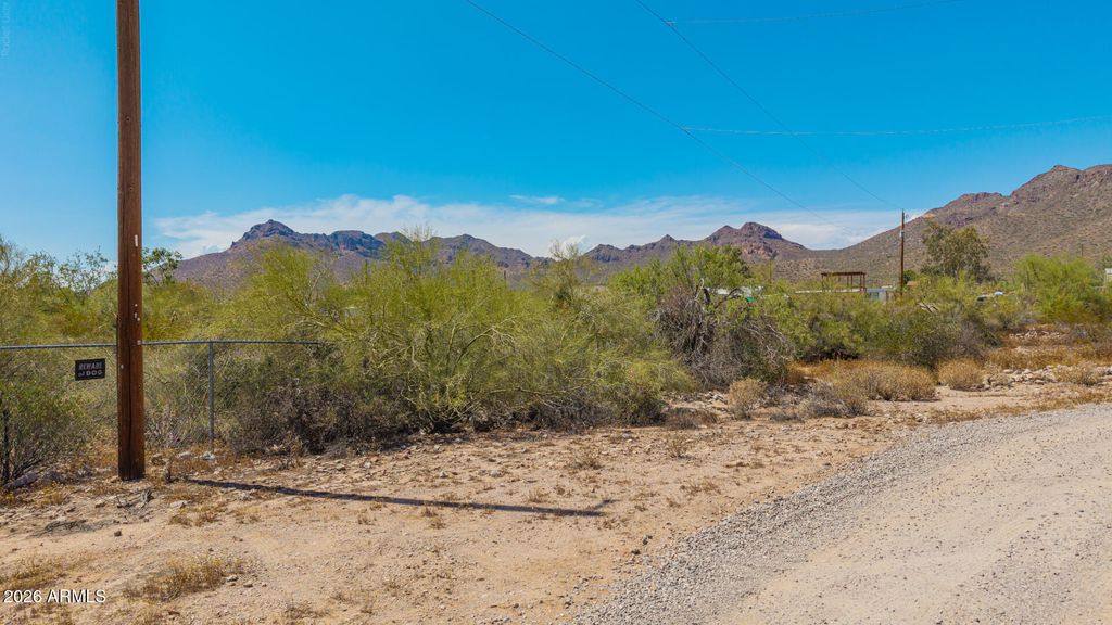 2300 W CANYON Street ' - ', Apache Junction, AZ 85120 — photo 2